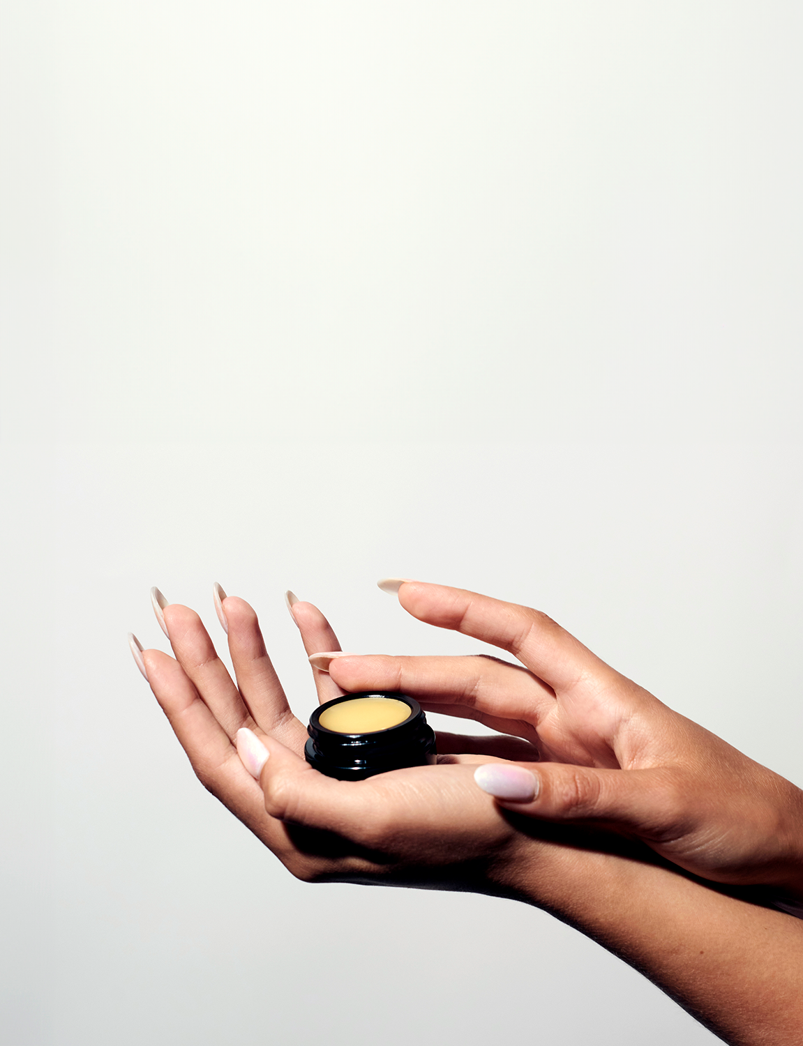 Sanguin's potent Pelvic Pain Salve is formulated with a blend of powerful botanicals, each one revered for its ability to alleviate menstrual cramps and period pain as well as pelvic pain associated with endometriosis, PCOS, fibroids, adenomyosis, and cysts